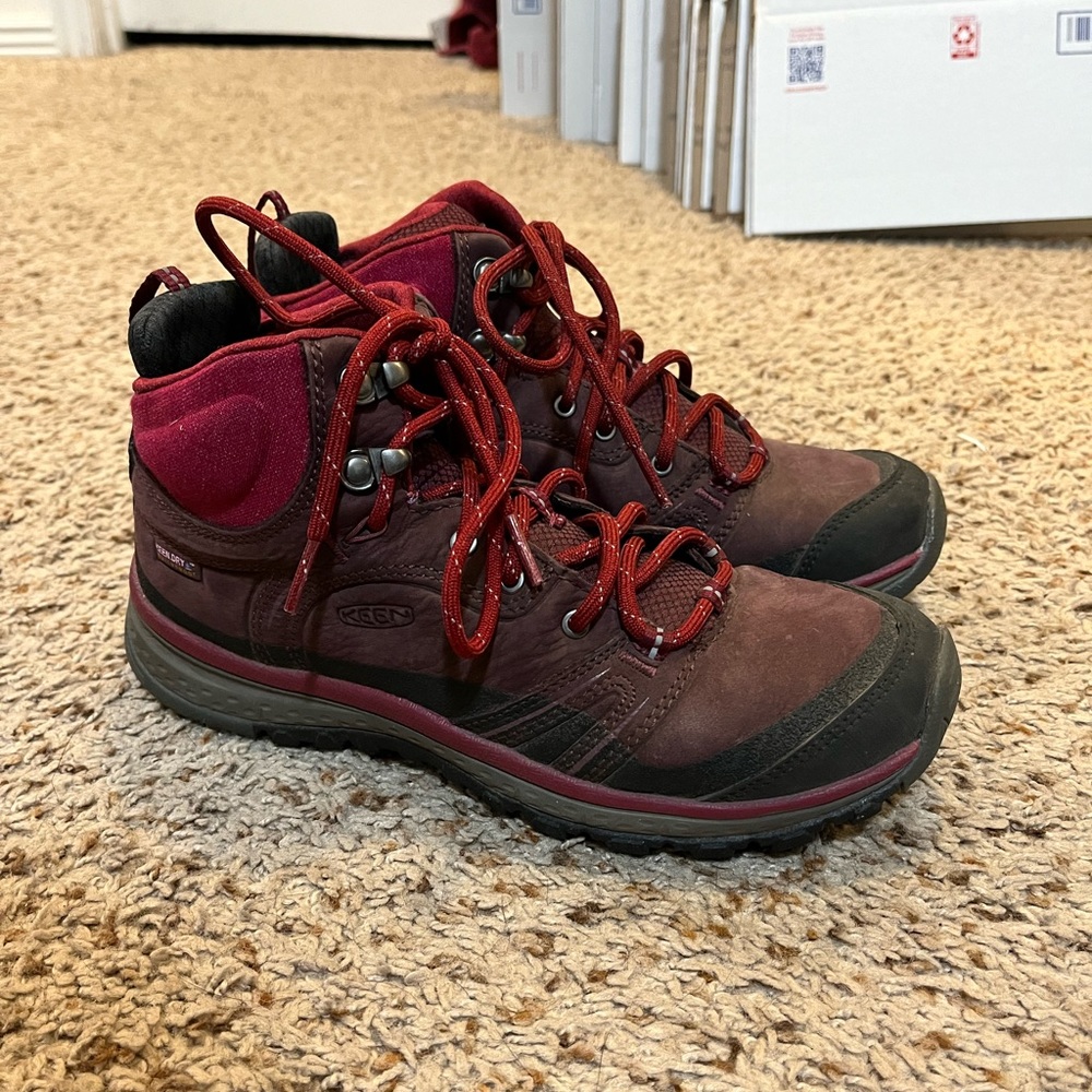 Keen Hiking boots